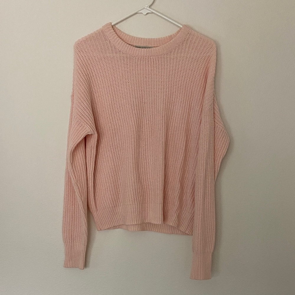 Classic Crewneck Women's Sweater in Soft Pink